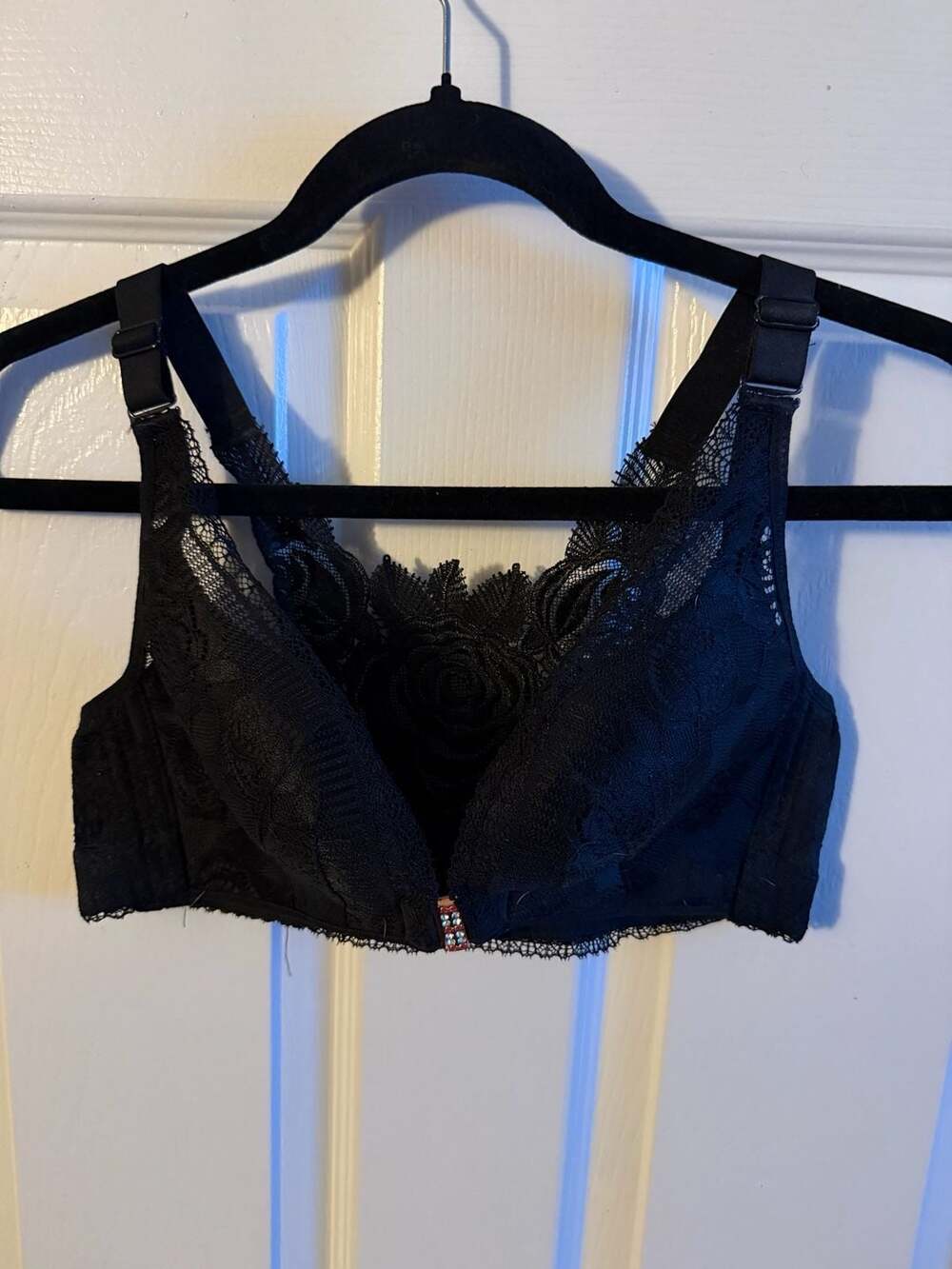 Black Rose Embroidery Front Closure Wireless Support Bra